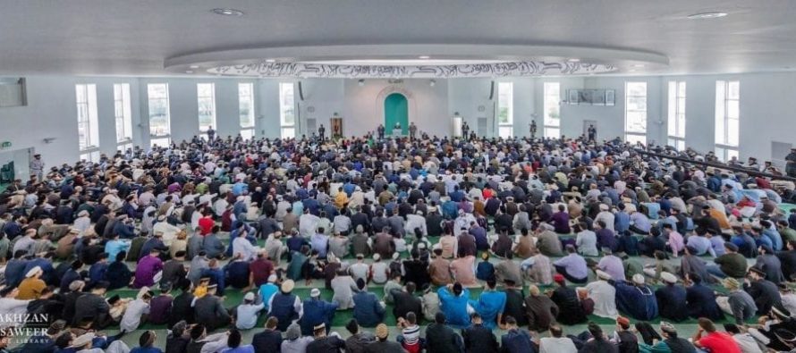 Jalifa del Islam ofrece el Sermón del Eid en Londres